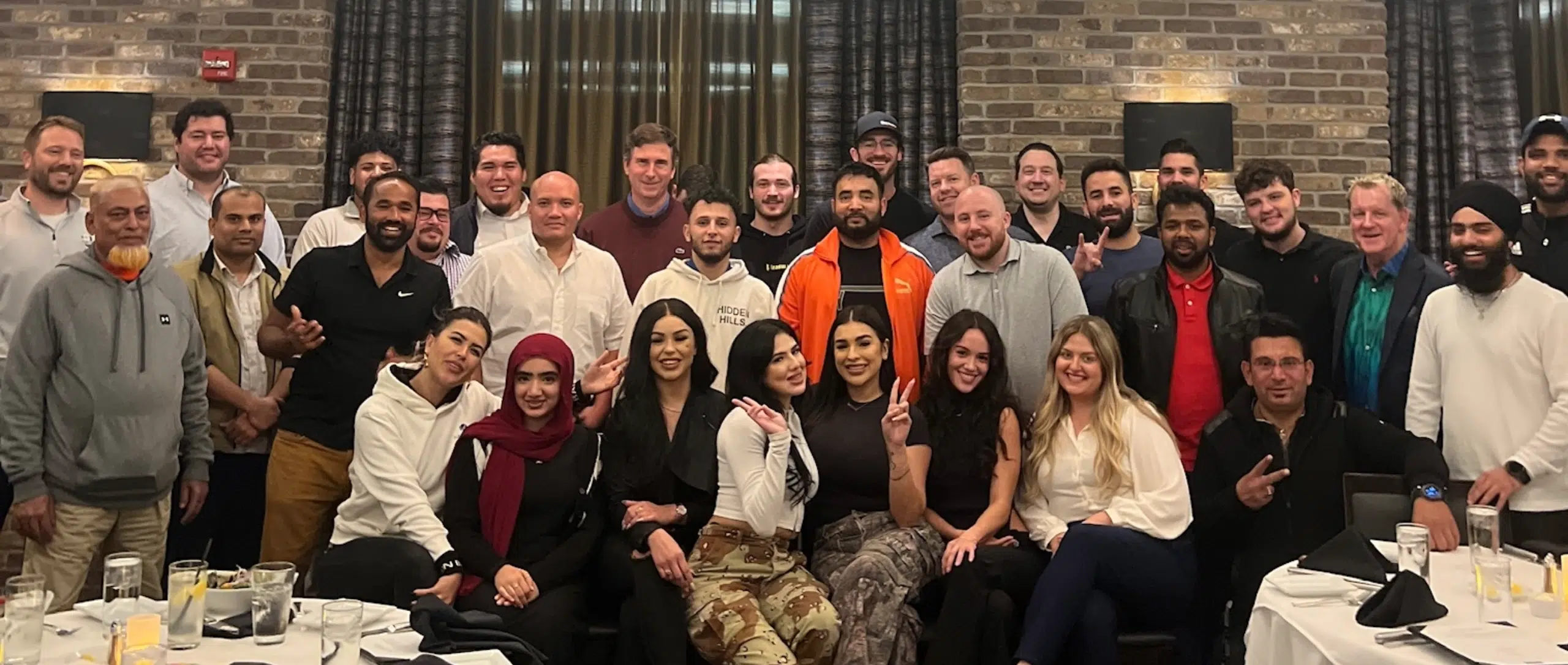 SE Imports & Wholesale team and trade show partners at a group dinner